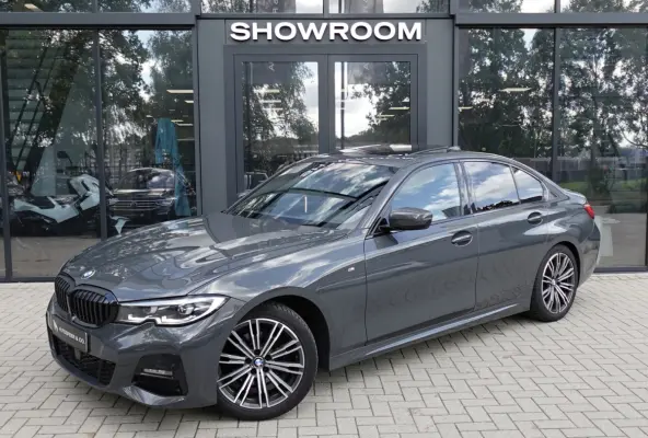 320i High Executive PANO H&K LEDER