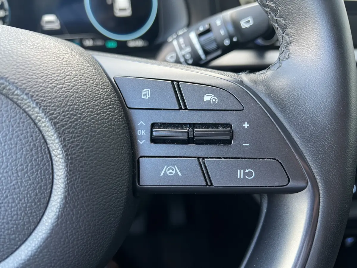 1.0 T-GDI 100pk Premium | Carplay | Climate control | Cruise control | Stoel/stuurverwarming | Camera | Parkeersensoren | DAB | Premium Audio | Lichtmetalen velgen | Navigatie