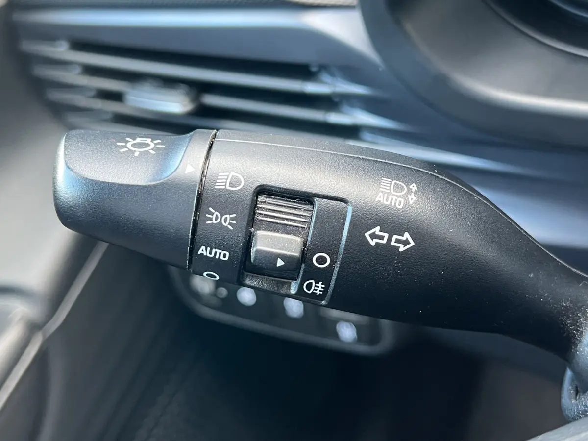1.0 T-GDI 100pk Premium | Carplay | Climate control | Cruise control | Stoel/stuurverwarming | Camera | Parkeersensoren | DAB | Premium Audio | Lichtmetalen velgen | Navigatie