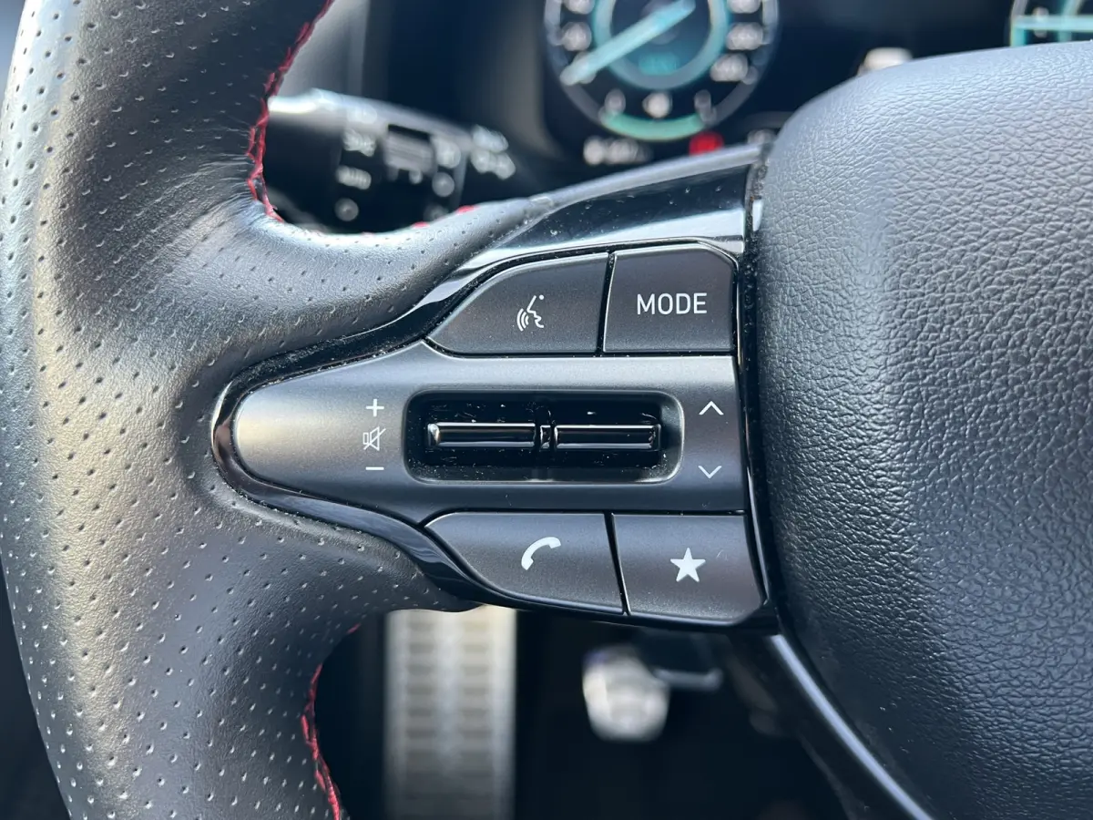 1.0 T-GDI 100pk N-Line | Camera | Carplay | Premium audio | Cruise controle | Navigatie | 17'' velgen | Dodehoek detectie | Parkeersensoren