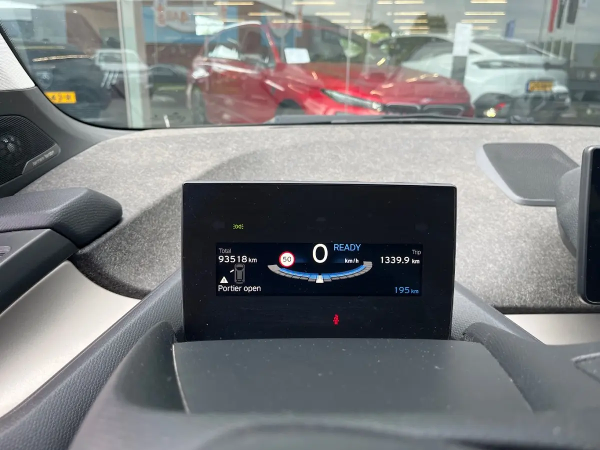 Executive Edition 120Ah 42 kWh | NL-AUTO! | CRUISE | STOELVERWARMING | CAMERA | LED | LANE ASSIST | NAVI | APPLE CARPLAY/ANDROID AUTO | 20" LMV
