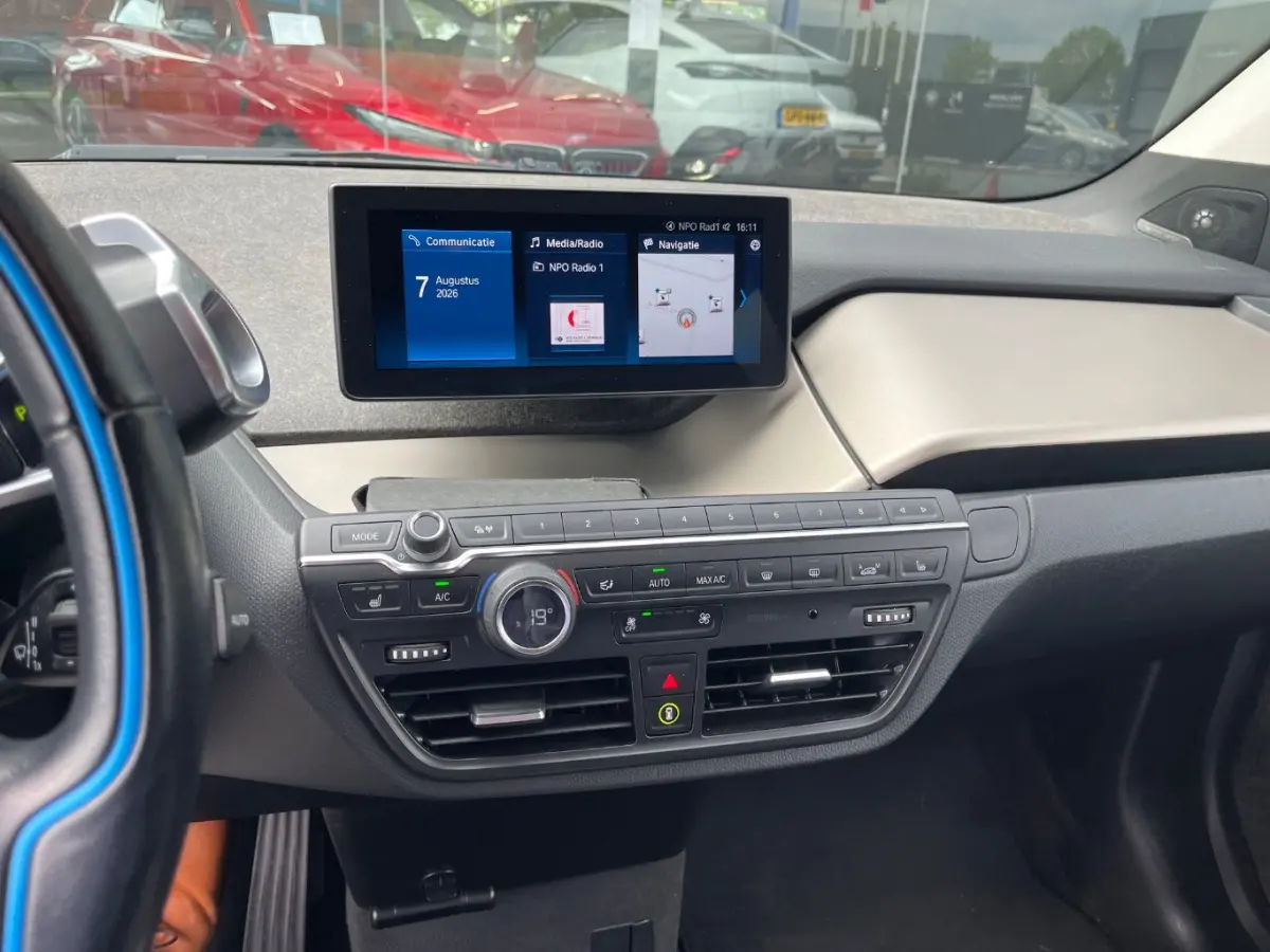 Executive Edition 120Ah 42 kWh | NL-AUTO! | CRUISE | STOELVERWARMING | CAMERA | LED | LANE ASSIST | NAVI | APPLE CARPLAY/ANDROID AUTO | 20" LMV