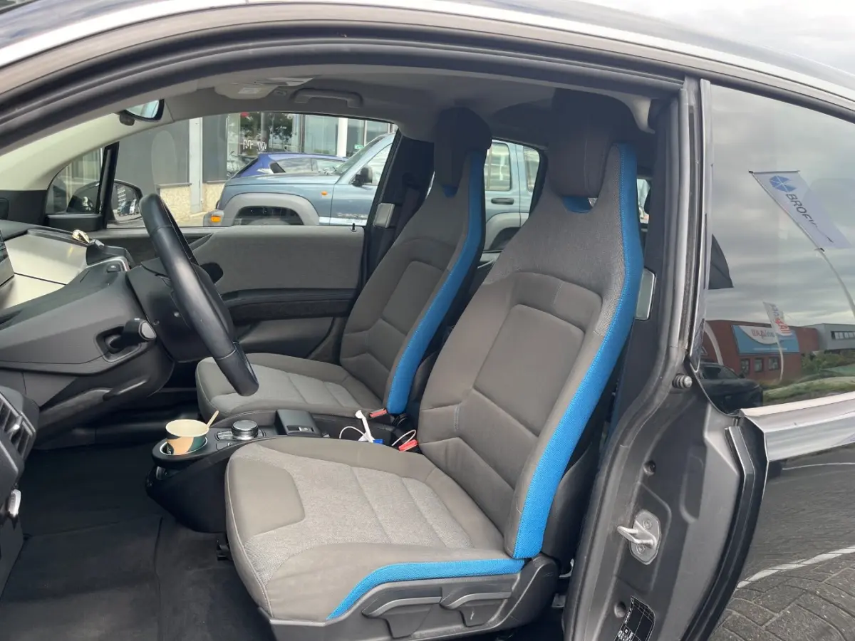 Executive Edition 120Ah 42 kWh | NL-AUTO! | CRUISE | STOELVERWARMING | CAMERA | LED | LANE ASSIST | NAVI | APPLE CARPLAY/ANDROID AUTO | 20" LMV