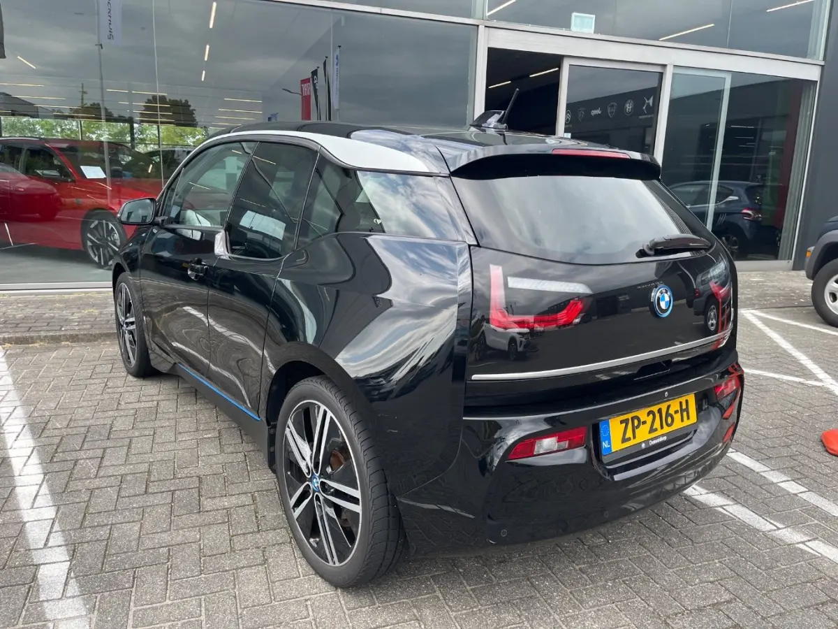Executive Edition 120Ah 42 kWh | NL-AUTO! | CRUISE | STOELVERWARMING | CAMERA | LED | LANE ASSIST | NAVI | APPLE CARPLAY/ANDROID AUTO | 20" LMV