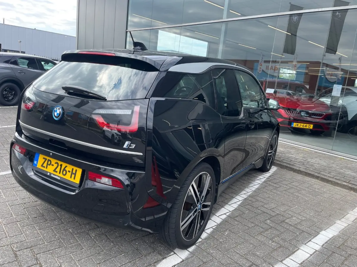 Executive Edition 120Ah 42 kWh | NL-AUTO! | CRUISE | STOELVERWARMING | CAMERA | LED | LANE ASSIST | NAVI | APPLE CARPLAY/ANDROID AUTO | 20" LMV