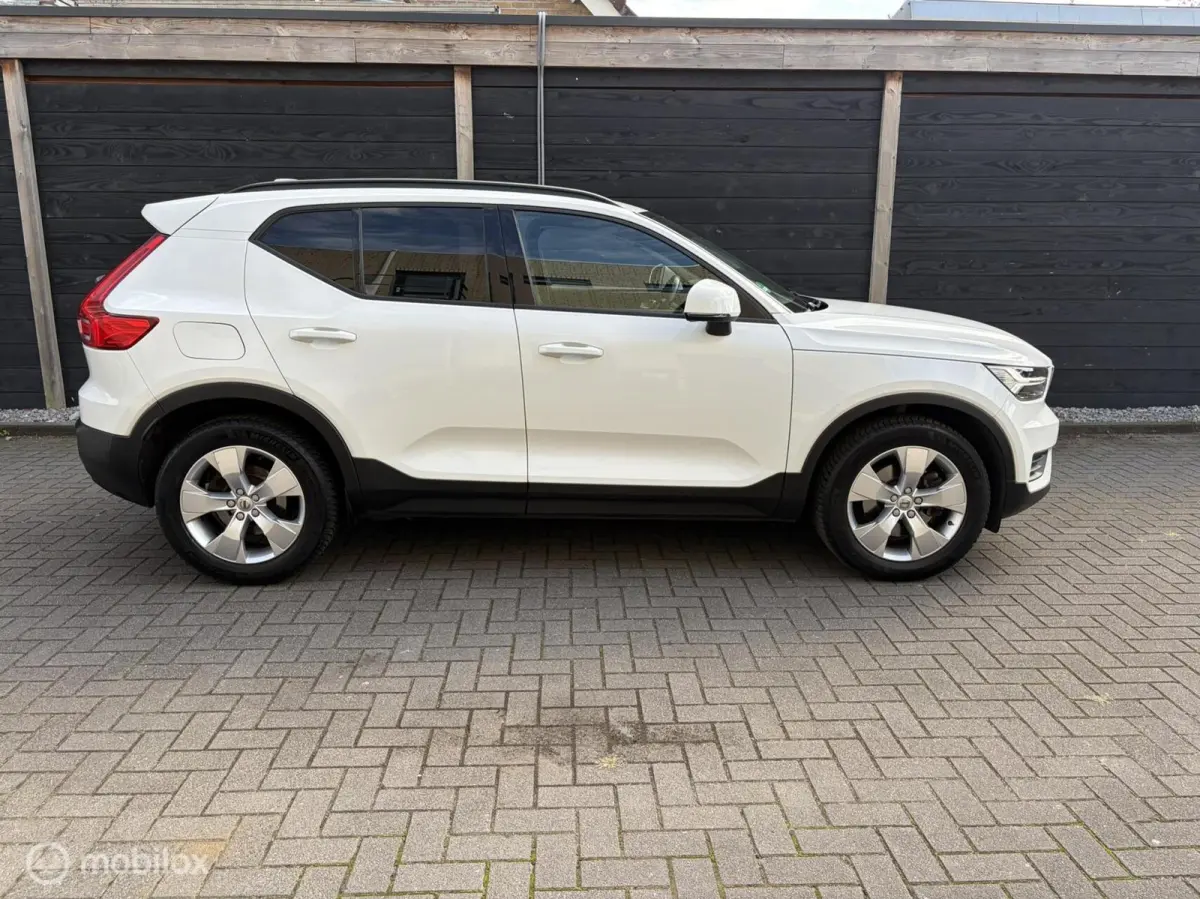 2.0 T4 Automaat 190 PK Momentum Carplay / Voorruitverwarming