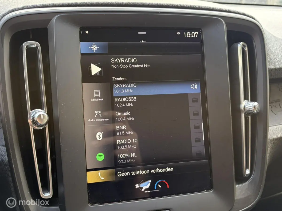 2.0 T4 Automaat 190 PK Momentum Carplay / Voorruitverwarming