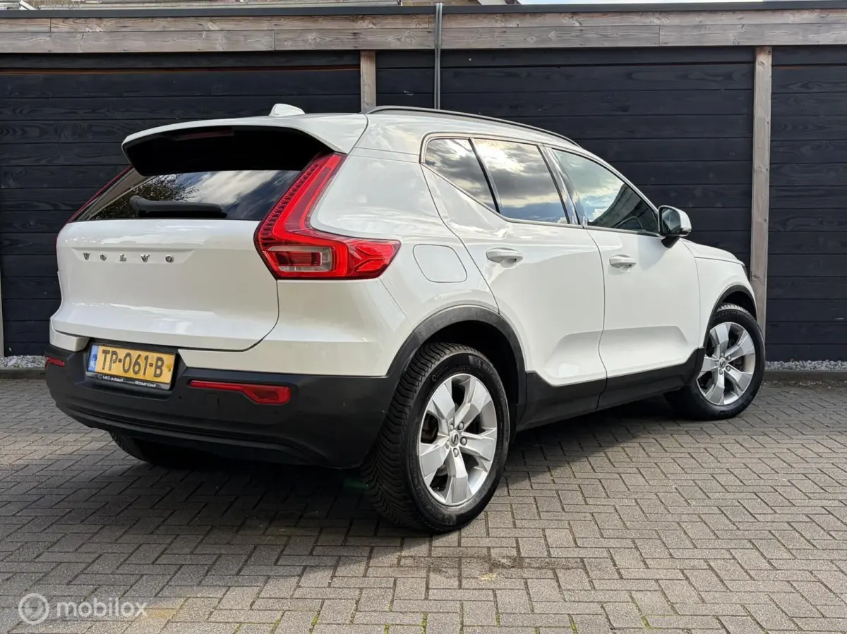2.0 T4 Automaat 190 PK Momentum Carplay / Voorruitverwarming