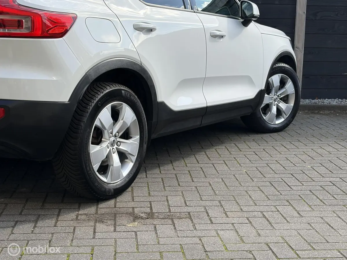 2.0 T4 Automaat 190 PK Momentum Carplay / Voorruitverwarming