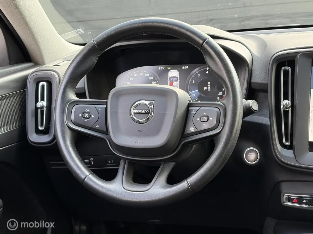2.0 T4 Automaat 190 PK Momentum Carplay / Voorruitverwarming
