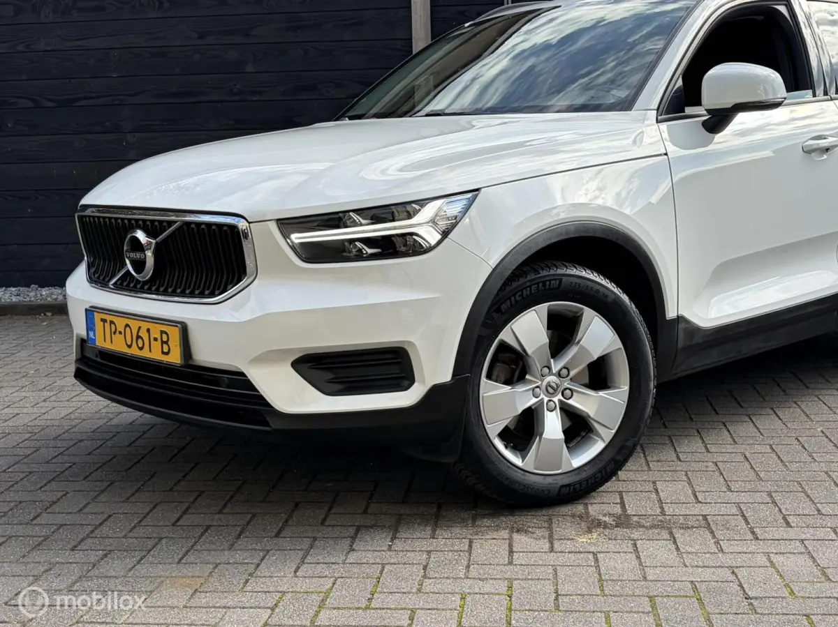 2.0 T4 Automaat 190 PK Momentum Carplay / Voorruitverwarming