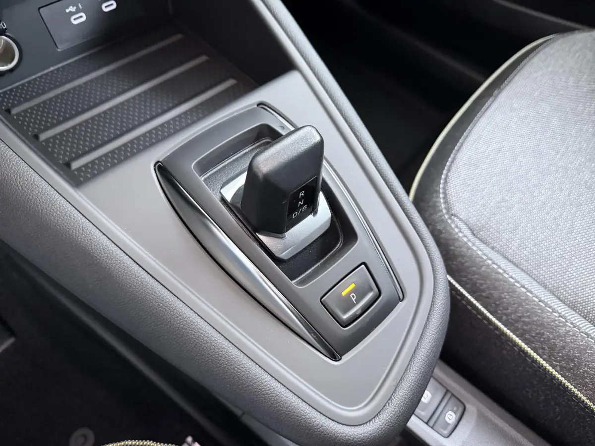 1.8 HEV AT Intense+ €2.000 korting | Adaptieve Cruise control | Parkeersensoren rondom | MI-Pilot | Stoelverwarming + Voorruit | Sfeerverlichting |