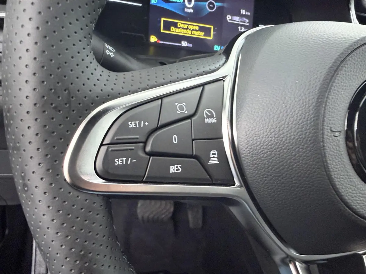 1.8 HEV AT Intense+ €2.000 korting | Adaptieve Cruise control | Parkeersensoren rondom | MI-Pilot | Stoelverwarming + Voorruit | Sfeerverlichting |