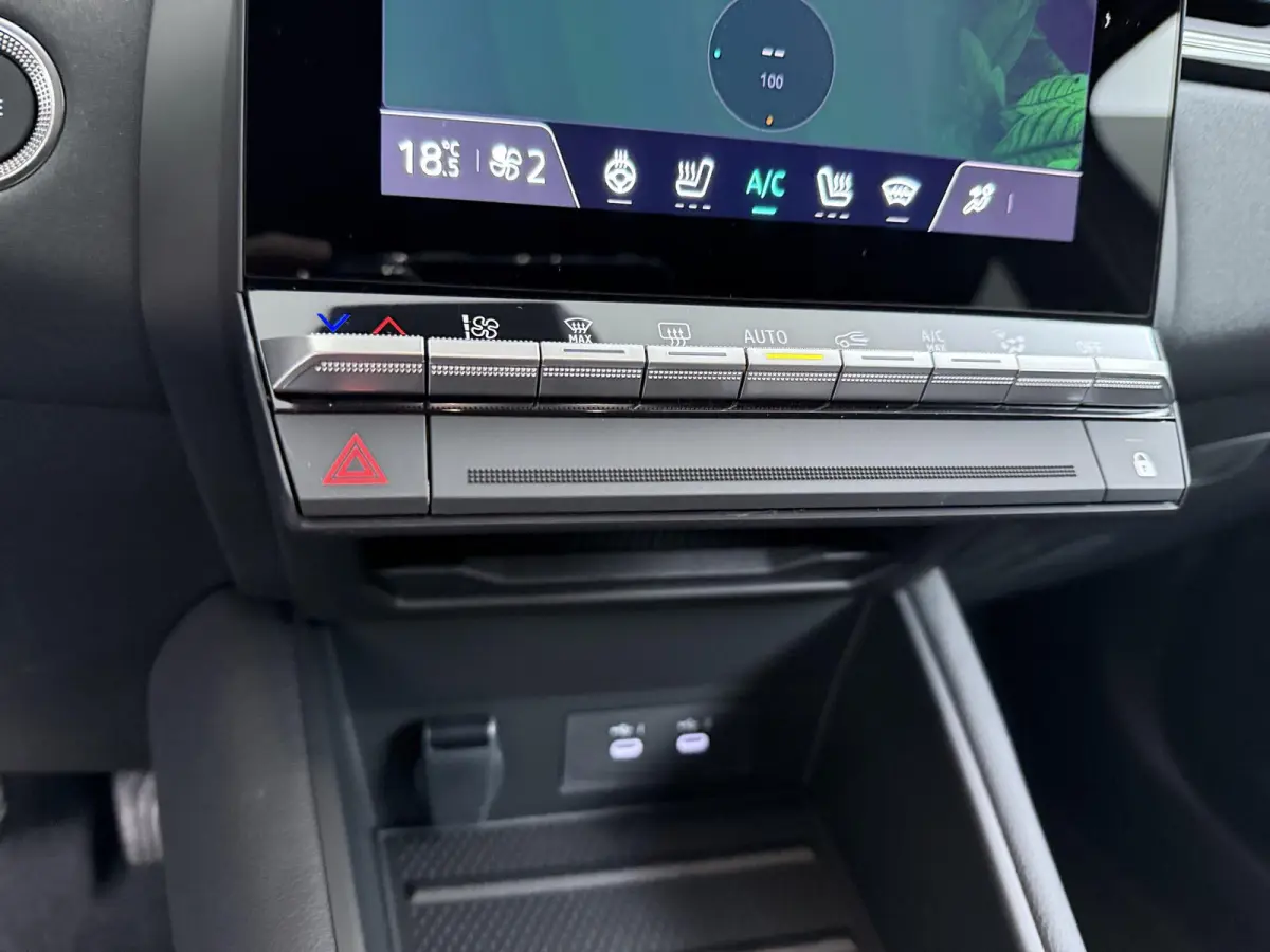 1.8 HEV AT Intense+ €2.000 korting | Adaptieve Cruise control | Parkeersensoren rondom | MI-Pilot | Stoelverwarming + Voorruit | Sfeerverlichting |