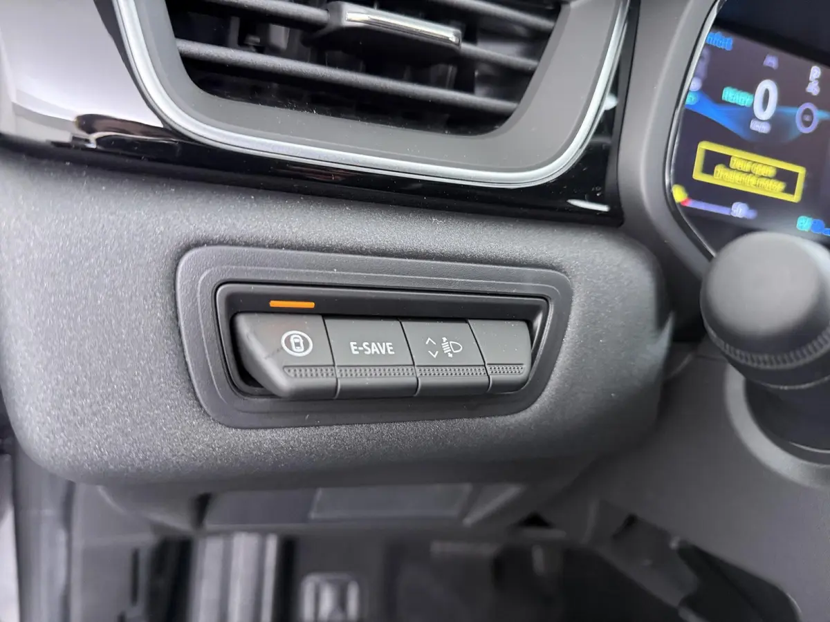 1.8 HEV AT Intense+ €2.000 korting | Adaptieve Cruise control | Parkeersensoren rondom | MI-Pilot | Stoelverwarming + Voorruit | Sfeerverlichting |