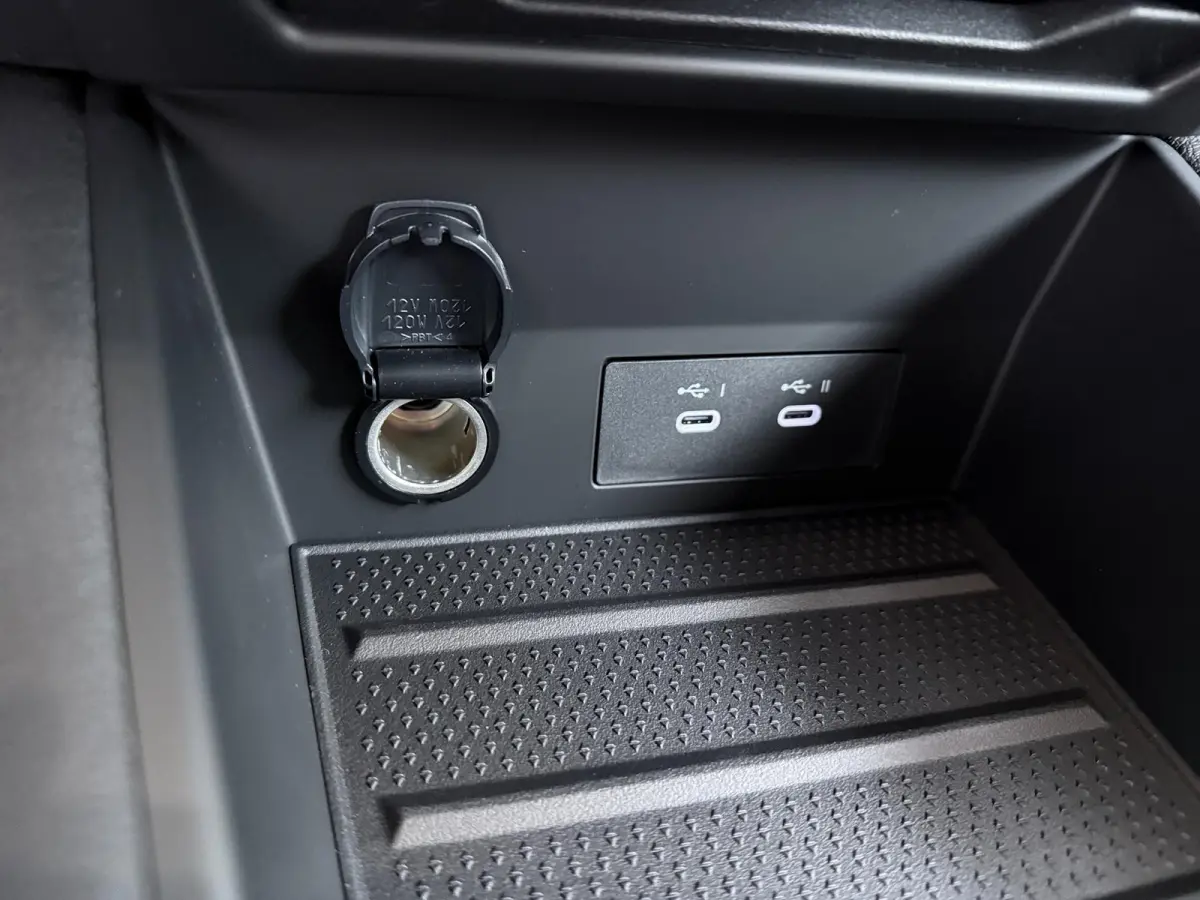 1.8 HEV AT Intense+ €2.000 korting | Adaptieve Cruise control | Parkeersensoren rondom | MI-Pilot | Stoelverwarming + Voorruit | Sfeerverlichting |