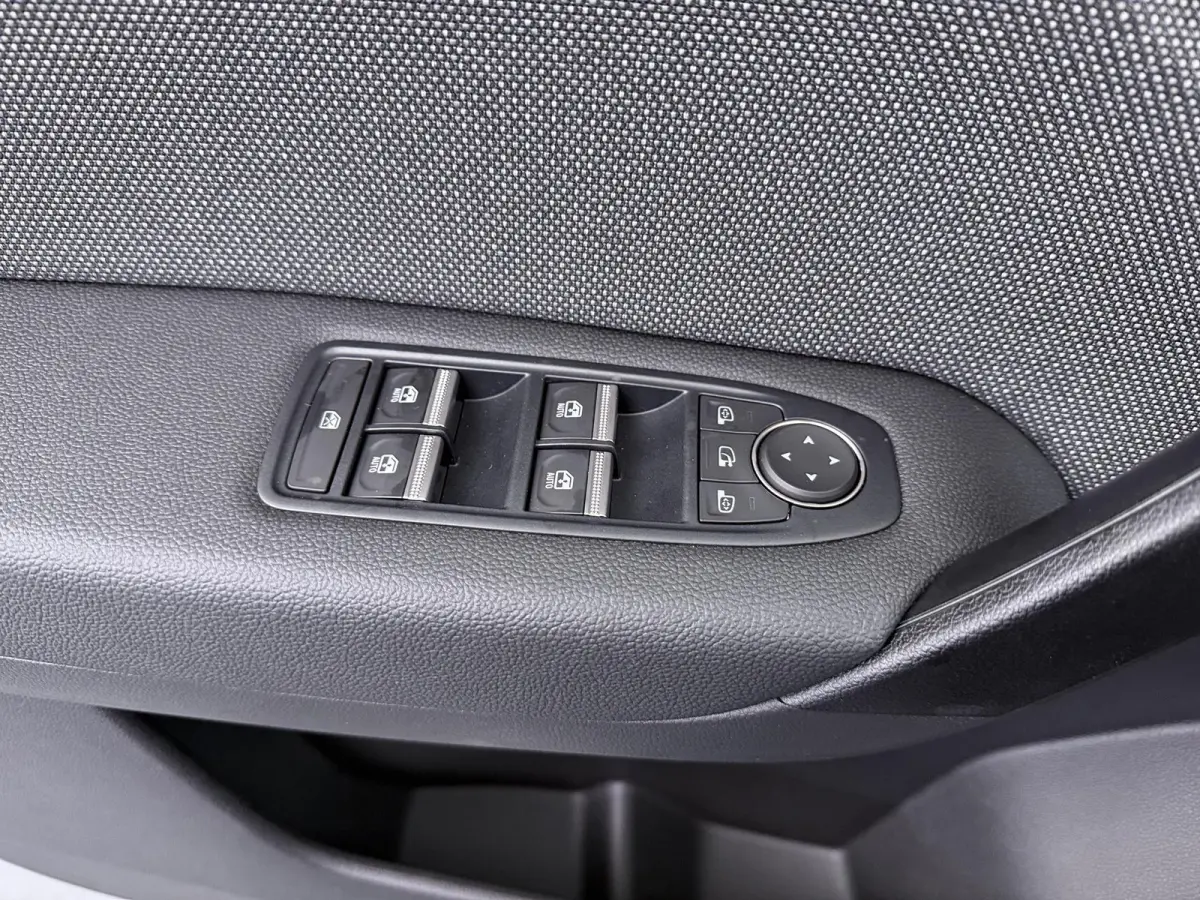 1.8 HEV AT Intense+ €2.000 korting | Adaptieve Cruise control | Parkeersensoren rondom | MI-Pilot | Stoelverwarming + Voorruit | Sfeerverlichting |