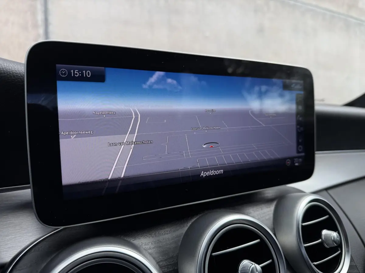 200 Business Solution AMG | Trekhaak | Panoramadak | CarPlay | Leder | Elektrische stoelen |
