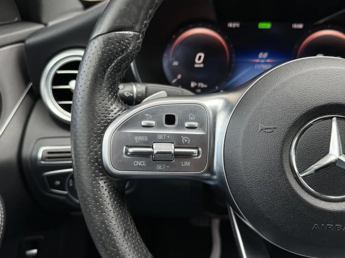 200 Business Solution AMG | Trekhaak | Panoramadak | CarPlay | Leder | Elektrische stoelen |