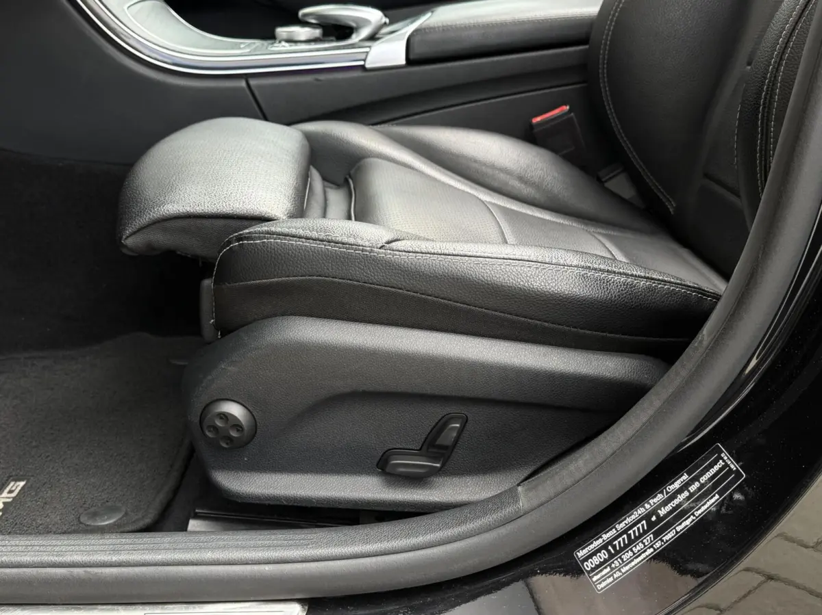 200 Business Solution AMG | Trekhaak | Panoramadak | CarPlay | Leder | Elektrische stoelen |