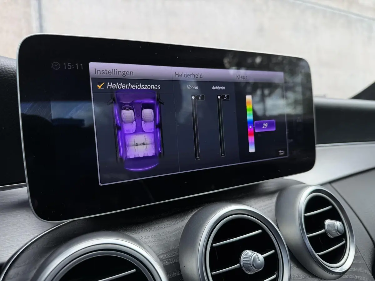 200 Business Solution AMG | Trekhaak | Panoramadak | CarPlay | Leder | Elektrische stoelen |