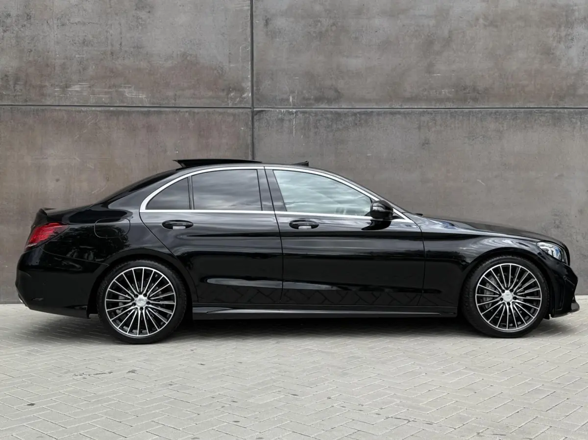 200 Business Solution AMG | Trekhaak | Panoramadak | CarPlay | Leder | Elektrische stoelen |