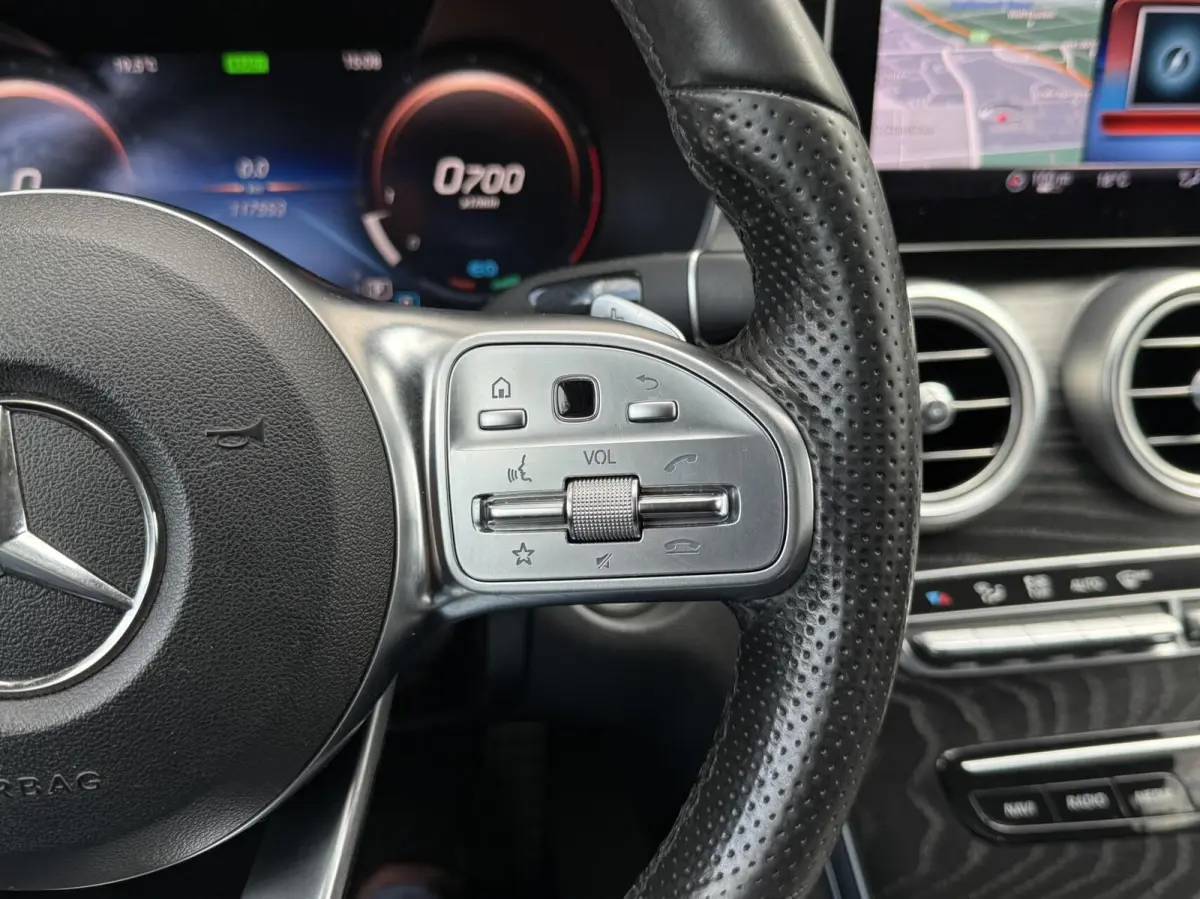 200 Business Solution AMG | Trekhaak | Panoramadak | CarPlay | Leder | Elektrische stoelen |