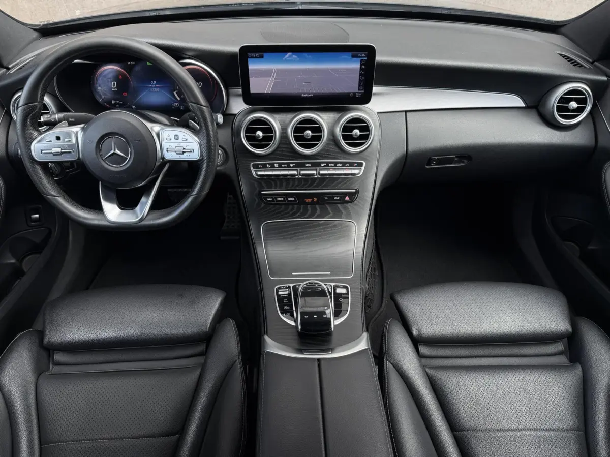200 Business Solution AMG | Trekhaak | Panoramadak | CarPlay | Leder | Elektrische stoelen |