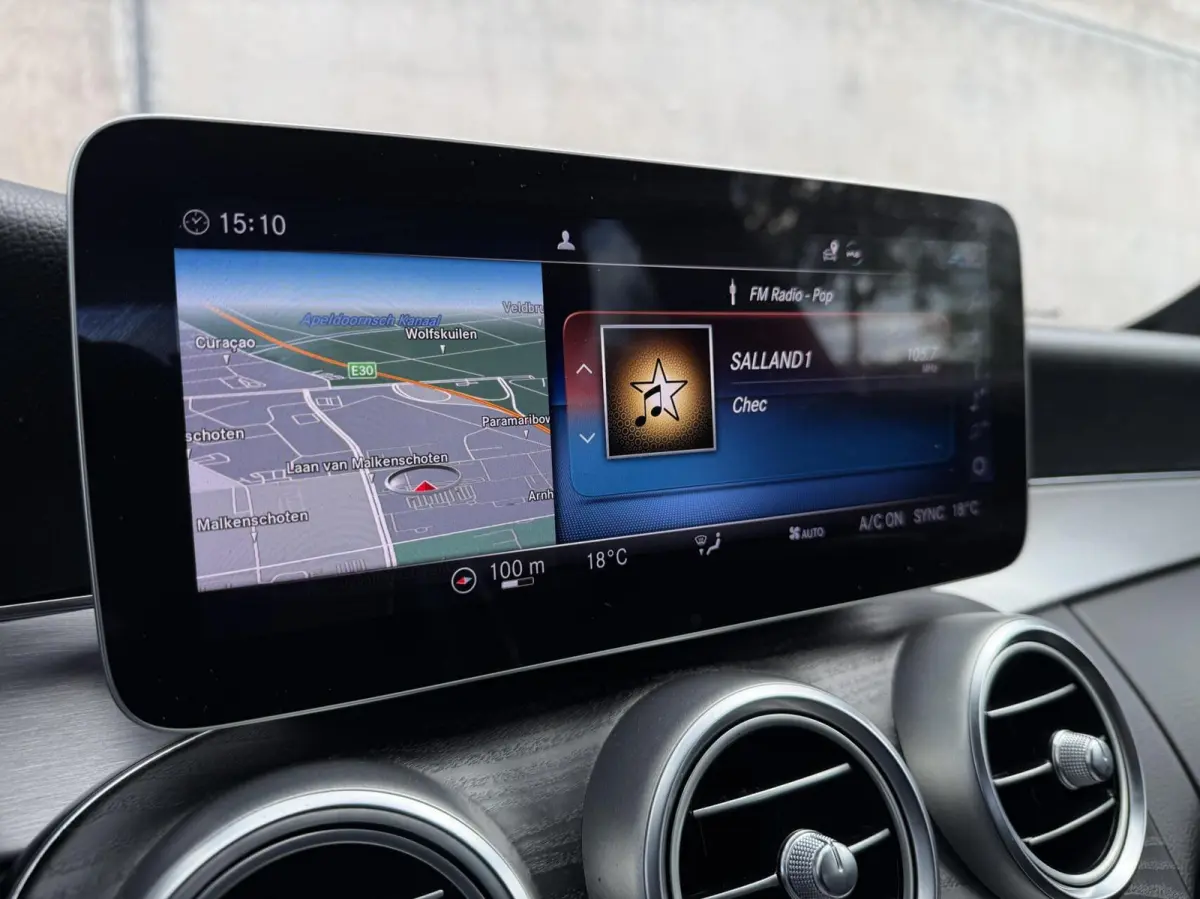 200 Business Solution AMG | Trekhaak | Panoramadak | CarPlay | Leder | Elektrische stoelen |