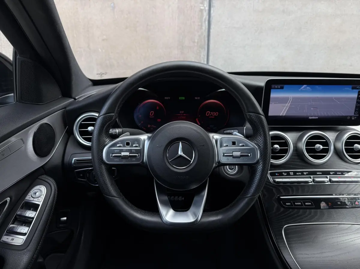200 Business Solution AMG | Trekhaak | Panoramadak | CarPlay | Leder | Elektrische stoelen |