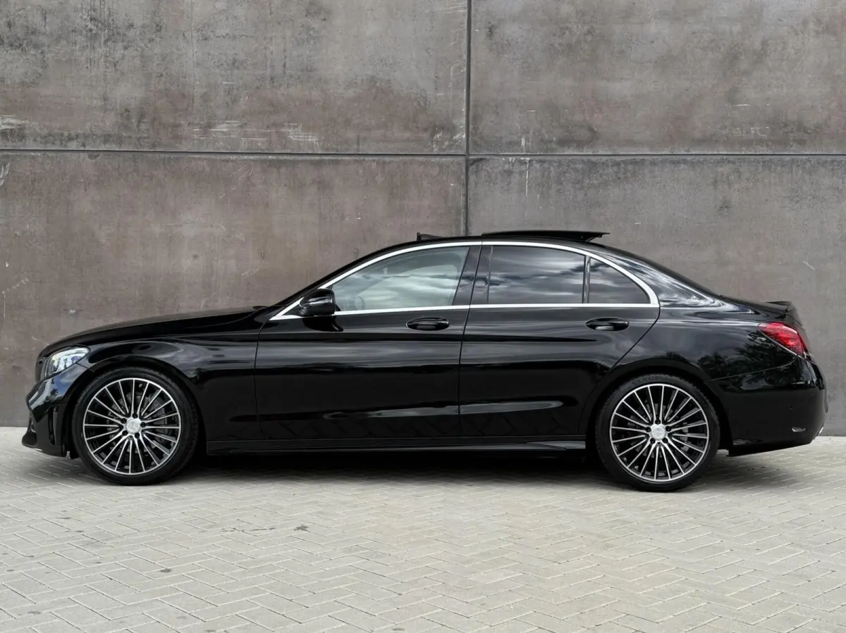 200 Business Solution AMG | Trekhaak | Panoramadak | CarPlay | Leder | Elektrische stoelen |