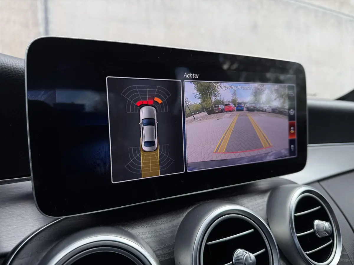 200 Business Solution AMG | Trekhaak | Panoramadak | CarPlay | Leder | Elektrische stoelen |