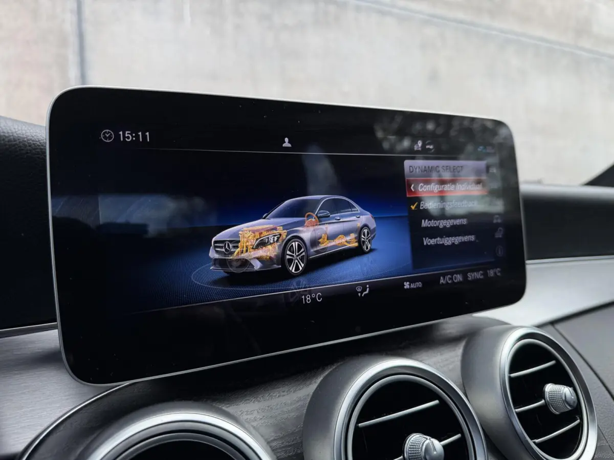 200 Business Solution AMG | Trekhaak | Panoramadak | CarPlay | Leder | Elektrische stoelen |