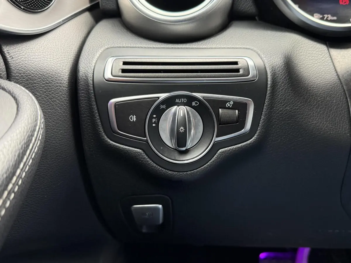 200 Business Solution AMG | Trekhaak | Panoramadak | CarPlay | Leder | Elektrische stoelen |