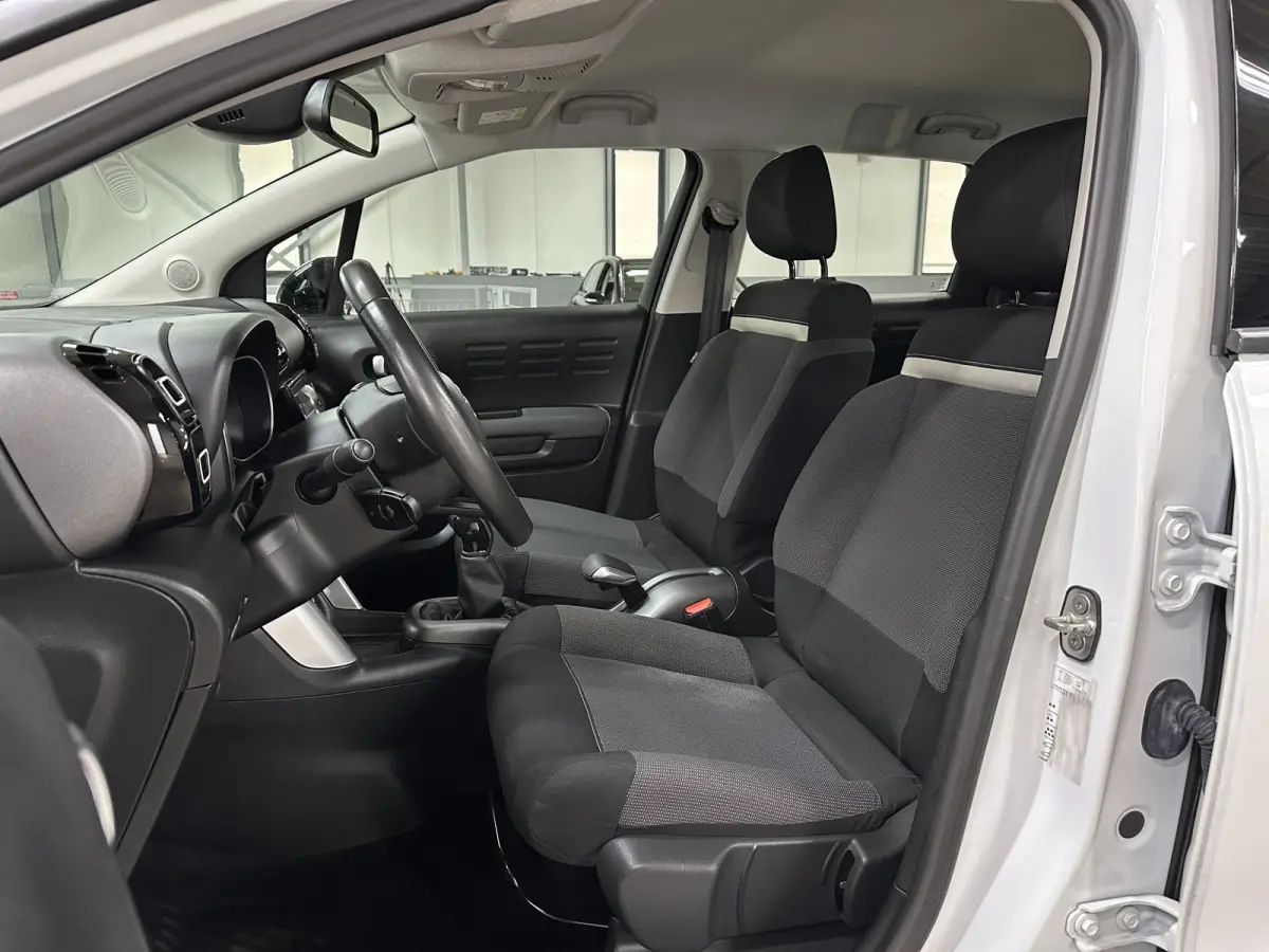 1.2 PureTech Feel | Trekhaak | Camera | Navi | Carplay | Draadloze lader