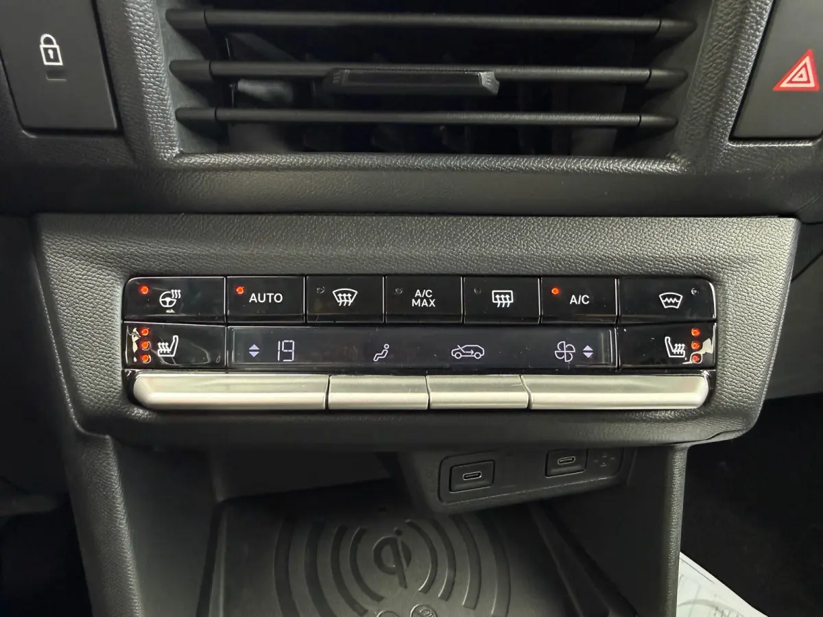 1.2 Turbo Hybrid GS | CAMERA ACHTER| STOEL, STUUR & VOORRUITVERWARMING| PARKEERSENSOREN V&A| CRUISE CONTROL| APPLE CARPLAY&ANDROID AUTO