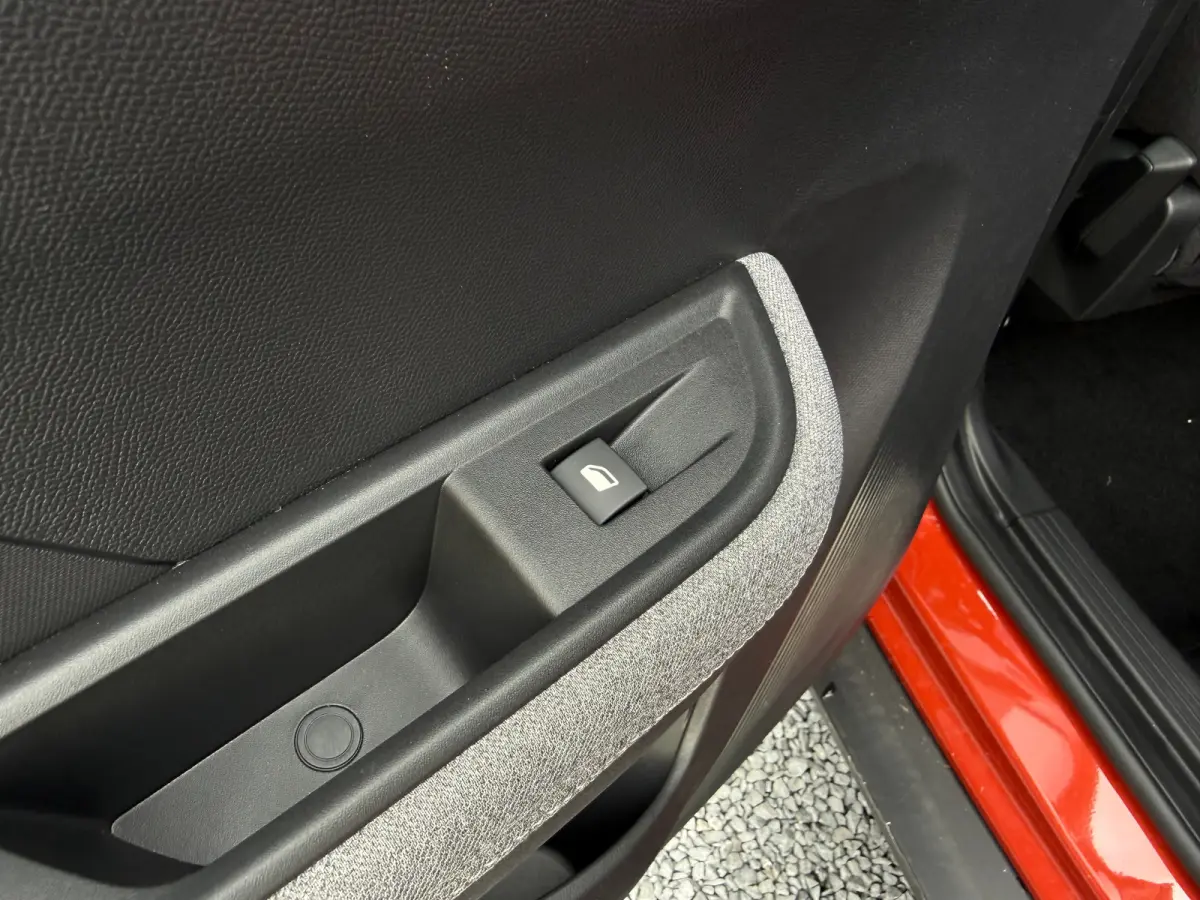 1.2 Turbo Hybrid GS | CAMERA ACHTER| STOEL, STUUR & VOORRUITVERWARMING| PARKEERSENSOREN V&A| CRUISE CONTROL| APPLE CARPLAY&ANDROID AUTO