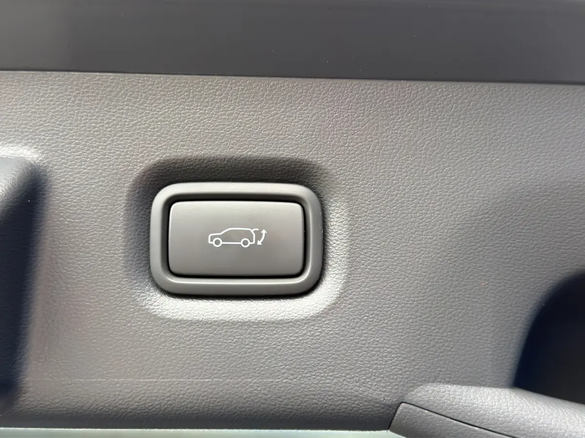 Connect+ 73kWh 217pk | SOH 100% | Trekhaak | Leder | Elektrische stoel | Elektrische achterklep | Camera | Carplay | Premium Audio | Adaptive cruise controle | Dodehoek detectie | Head-up di