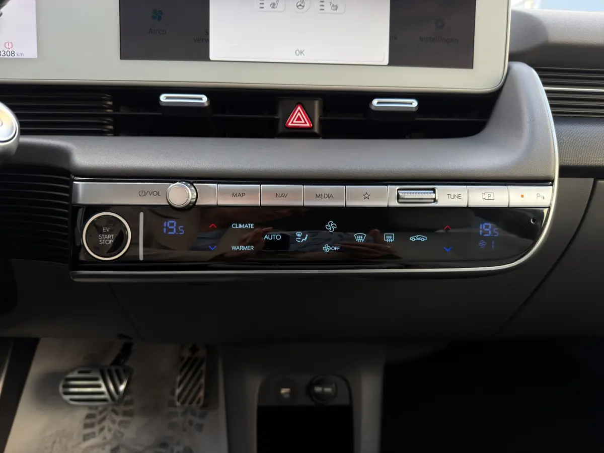 Connect+ 73kWh 217pk | SOH 100% | Trekhaak | Leder | Elektrische stoel | Elektrische achterklep | Camera | Carplay | Premium Audio | Adaptive cruise controle | Dodehoek detectie | Head-up di