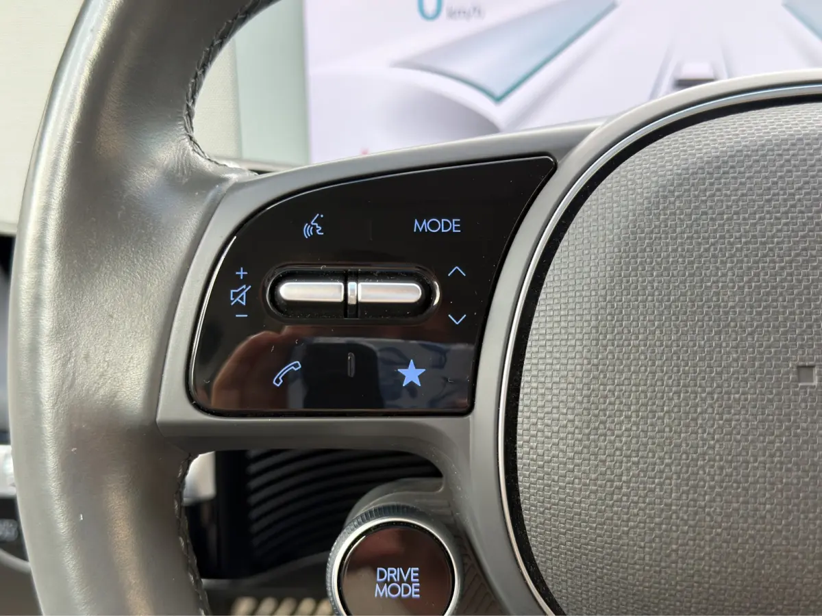 Connect+ 73kWh 217pk | SOH 100% | Trekhaak | Leder | Elektrische stoel | Elektrische achterklep | Camera | Carplay | Premium Audio | Adaptive cruise controle | Dodehoek detectie | Head-up di