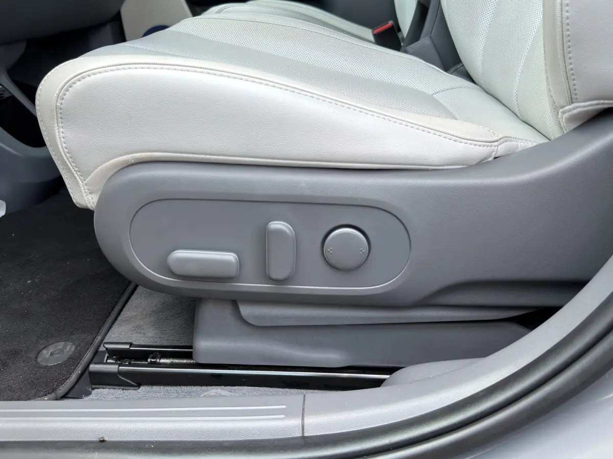 Connect+ 73kWh 217pk | SOH 100% | Trekhaak | Leder | Elektrische stoel | Elektrische achterklep | Camera | Carplay | Premium Audio | Adaptive cruise controle | Dodehoek detectie | Head-up di