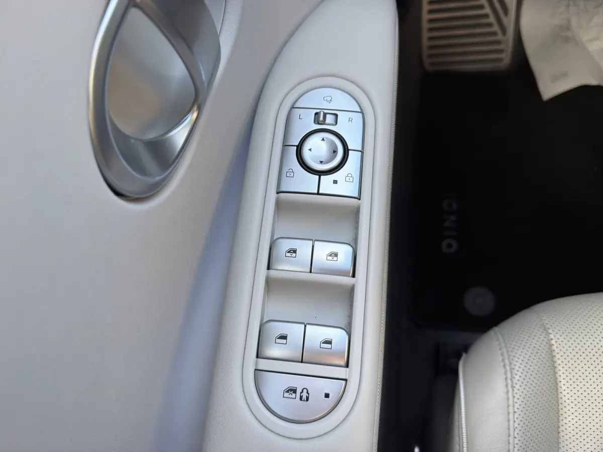 Connect+ 73kWh 217pk | SOH 100% | Trekhaak | Leder | Elektrische stoel | Elektrische achterklep | Camera | Carplay | Premium Audio | Adaptive cruise controle | Dodehoek detectie | Head-up di