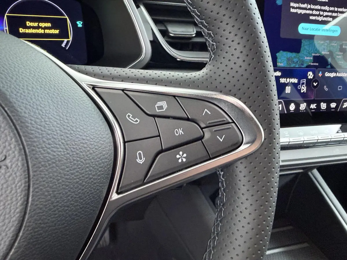 1.8 HEV First Edition €3.000 Korting | Google Build-in | rondom-camera | 19-inch lichtmetalen velgen | Stoelverwarming | Elektrische achterklep |Adaptieve Cruise control | MI-Pilot