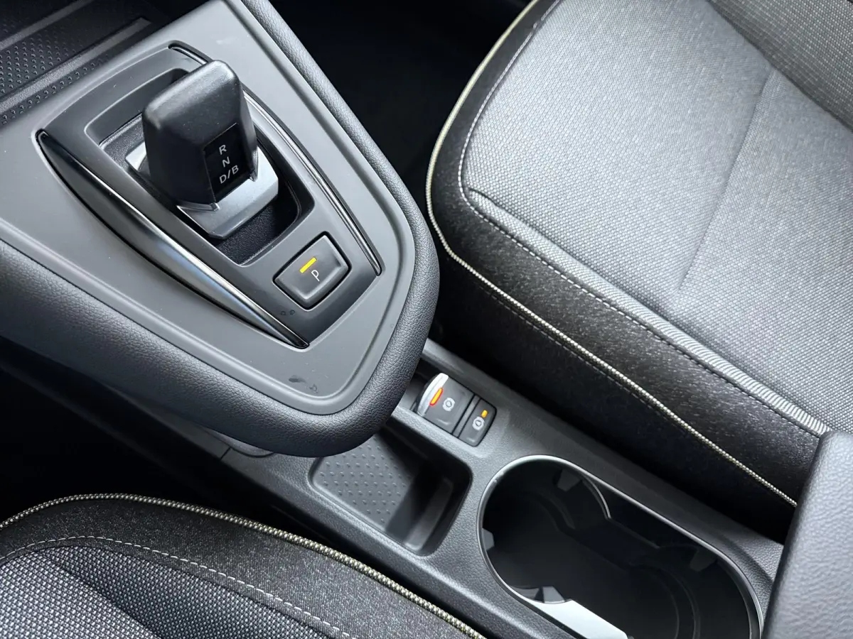 1.8 HEV First Edition €3.000 Korting | Google Build-in | rondom-camera | 19-inch lichtmetalen velgen | Stoelverwarming | Elektrische achterklep |Adaptieve Cruise control | MI-Pilot