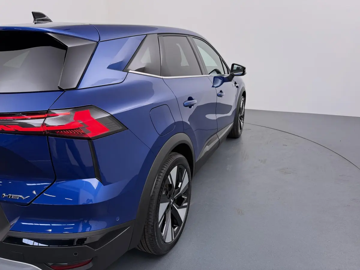 1.8 HEV First Edition €3.000 Korting | Google Build-in | rondom-camera | 19-inch lichtmetalen velgen | Stoelverwarming | Elektrische achterklep |Adaptieve Cruise control | MI-Pilot