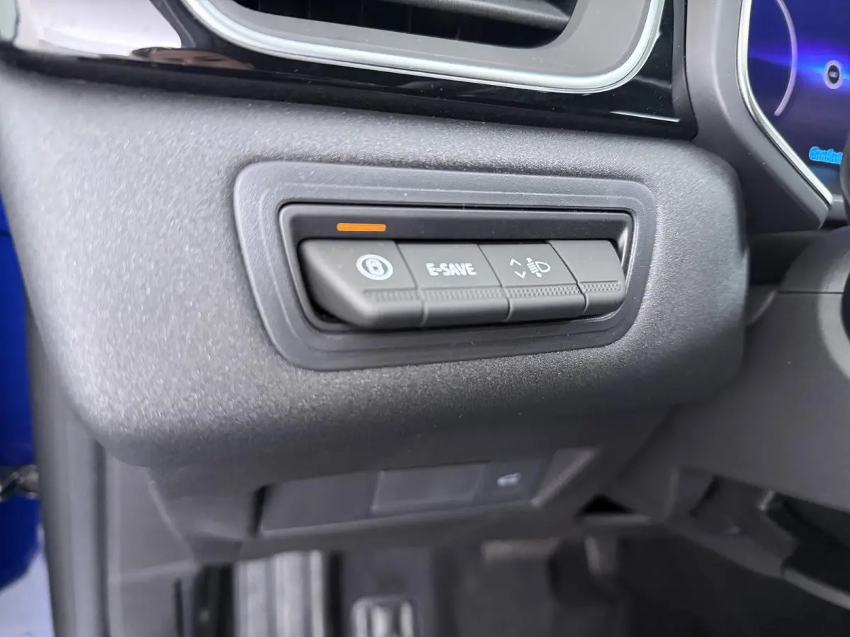 1.8 HEV First Edition €3.000 Korting | Google Build-in | rondom-camera | 19-inch lichtmetalen velgen | Stoelverwarming | Elektrische achterklep |Adaptieve Cruise control | MI-Pilot