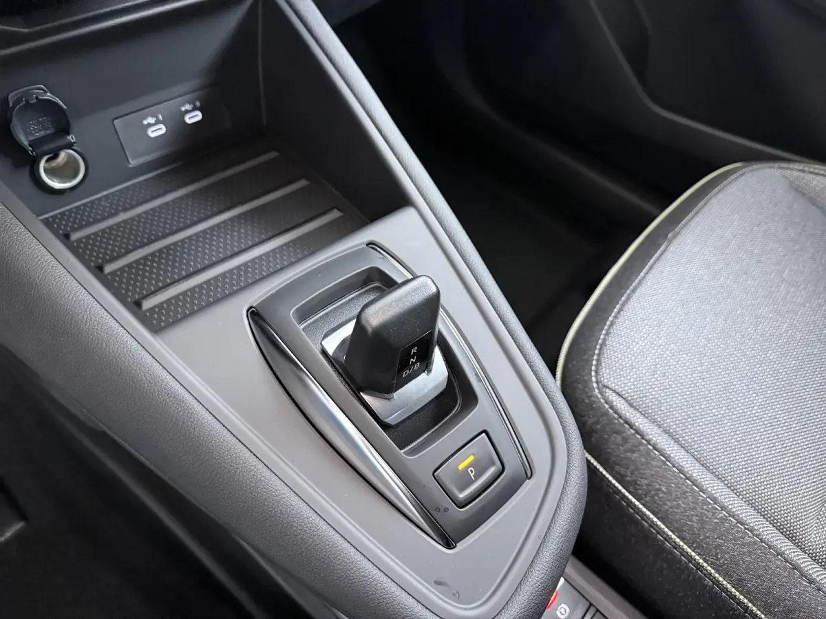 1.8 HEV First Edition €3.000 Korting | Google Build-in | rondom-camera | 19-inch lichtmetalen velgen | Stoelverwarming | Elektrische achterklep |Adaptieve Cruise control | MI-Pilot