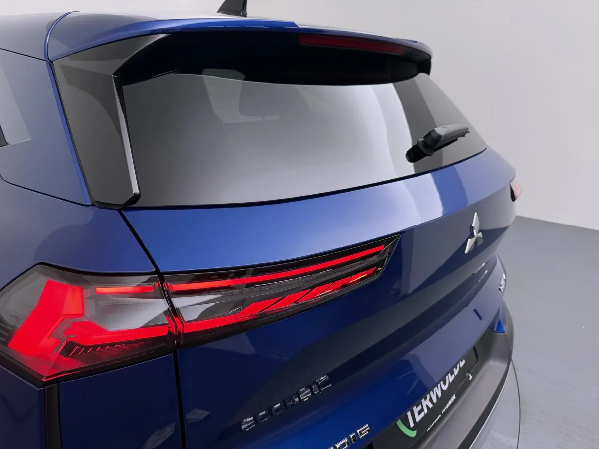 1.8 HEV First Edition €3.000 Korting | Google Build-in | rondom-camera | 19-inch lichtmetalen velgen | Stoelverwarming | Elektrische achterklep |Adaptieve Cruise control | MI-Pilot