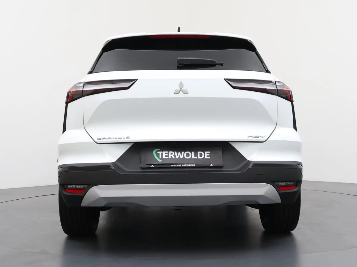 1.8 HEV First Edition €3.000 Korting | Google Build-in | rondom-camera | 19-inch lichtmetalen velgen | Stoelverwarming | Elektrische achterklep |Adaptieve Cruise control | MI-Pilot