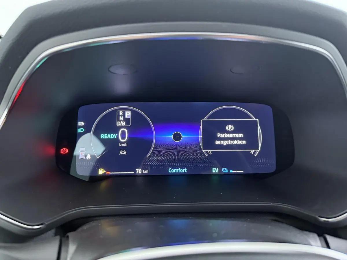 1.8 HEV First Edition €3.000 Korting | Google Build-in | rondom-camera | 19-inch lichtmetalen velgen | Stoelverwarming | Elektrische achterklep |Adaptieve Cruise control | MI-Pilot